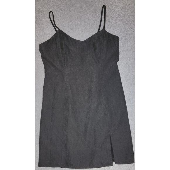 Forever 21 Dresses & Skirts - Forever 21 Size Large Solid Black Sleeveless Short Dress Pleated‎